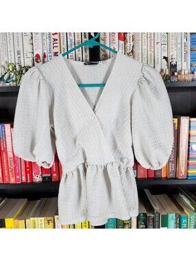 ASOS Design White Textured Puff Sleeve Peplum Wrap Top Size US 0 UK 4 EU 32
